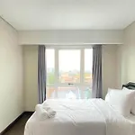 Spacious 2Br Apartment At El Royale Near Bip By Travelio