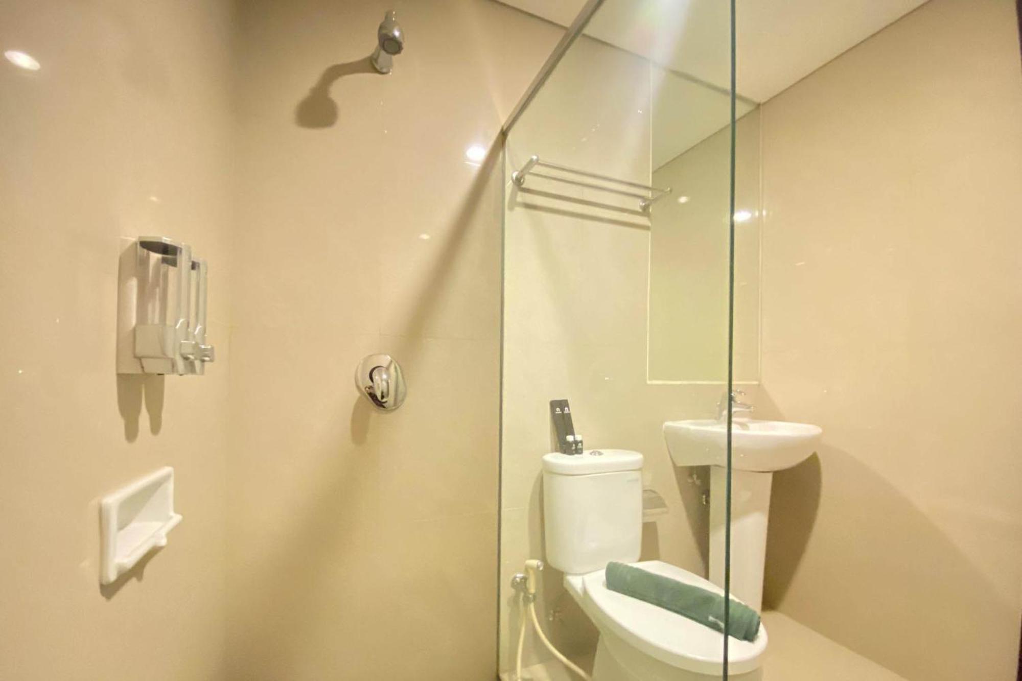 Spacious 2br At El Royale Near Bip By Travelio * Bandung